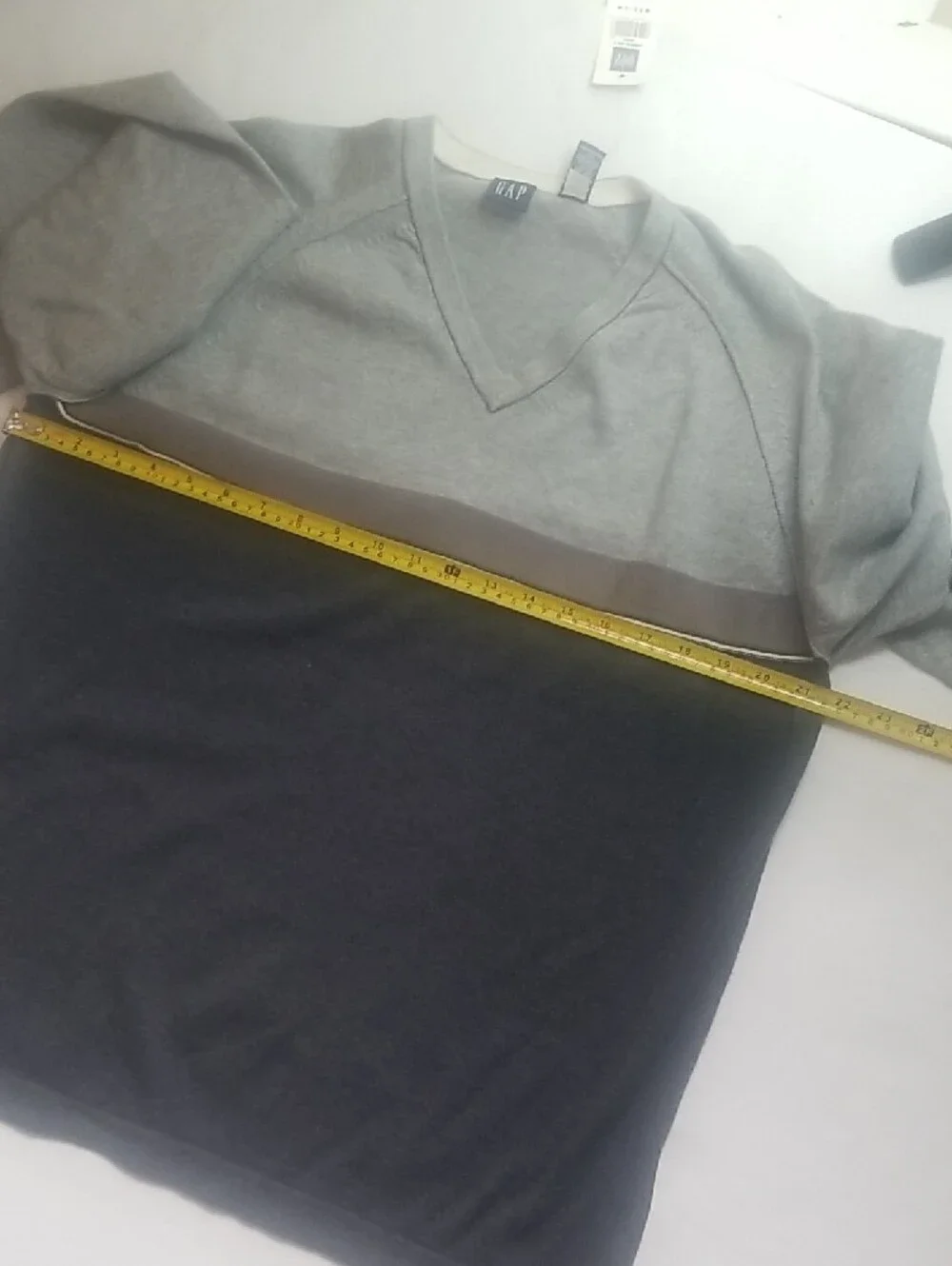 GAP Men’s Gray Two-Tone V-Neck Sweater with Charcoal Panel